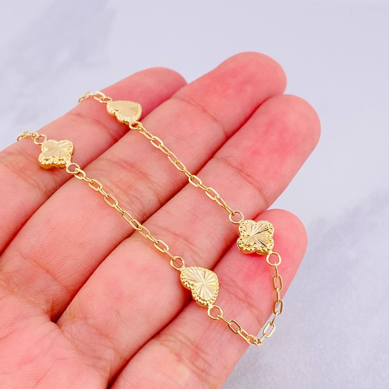 Classic Link Bracelet Clover and Heart Diamond Cut 2.05g / 7 in / 1.65mm 18K Yellow Gold
