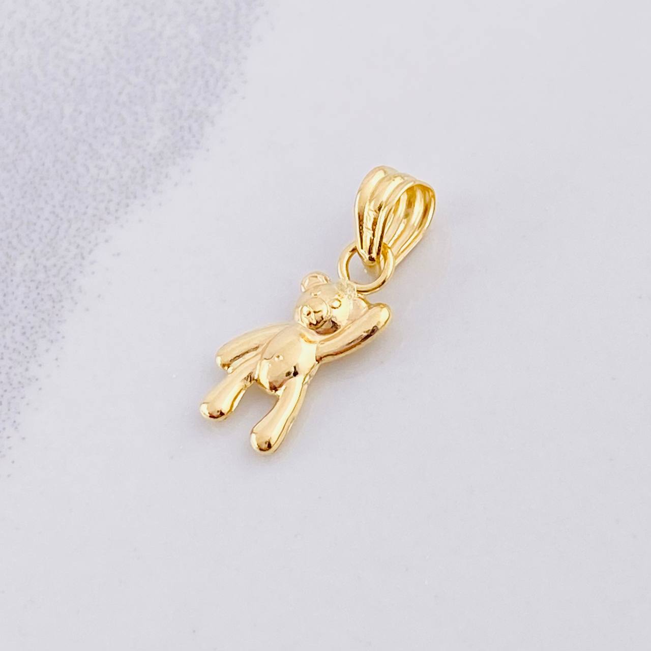 Pendant Bear Hand Up 0.4g / 3/4 in 18K Yellow Gold
