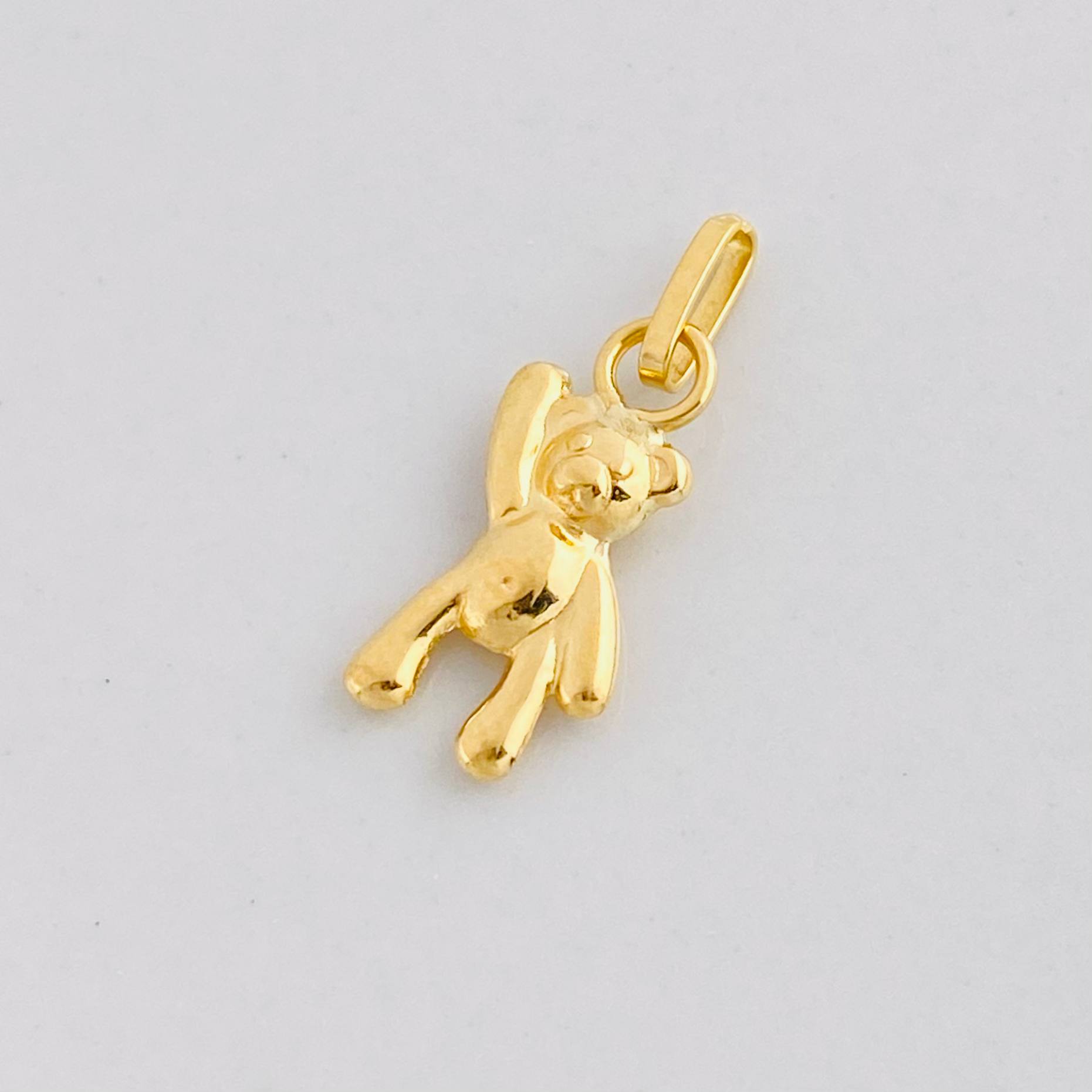 Pendant Bear Hand Up 0.4g / 3/4 in 18K Yellow Gold