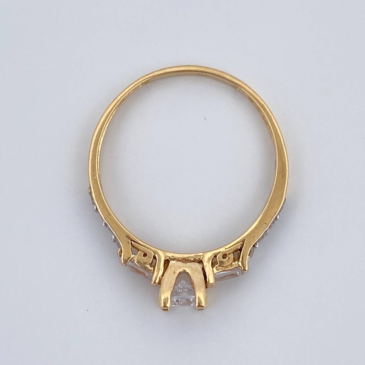 Anillo Solitario Trio 2.1gr / T7 / Oro 18K &