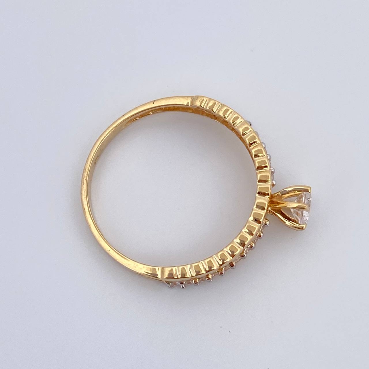 Solitaire Ring Churumbela Hearts 2.2gr / Size 6 1/4 / 18K Gold &