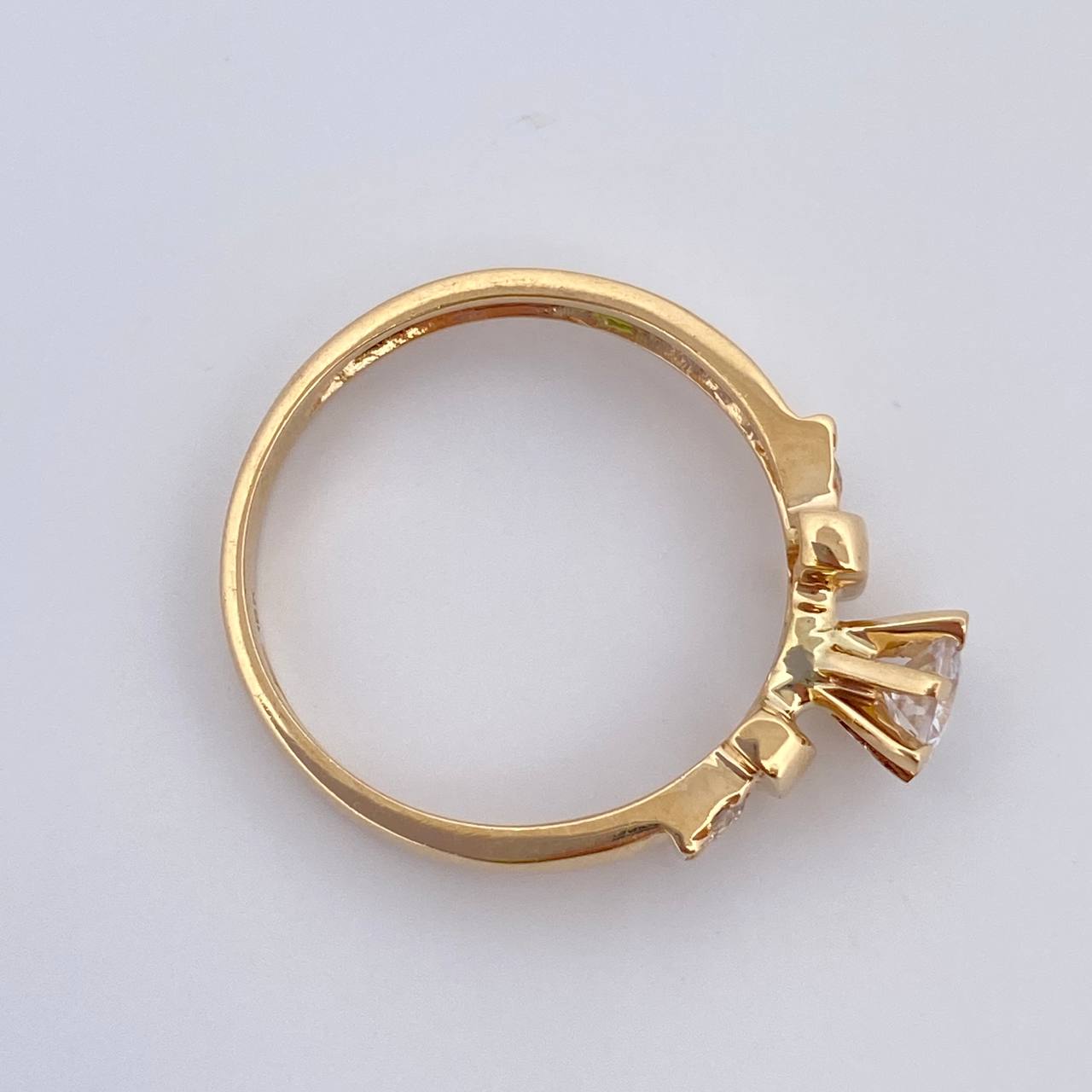 Solitaire Ring 3.1gr / Size 7 1/4 / 18K Gold &