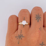 Solitaire Ring 1.5gr / Size 7 1/4 / 18K Gold &