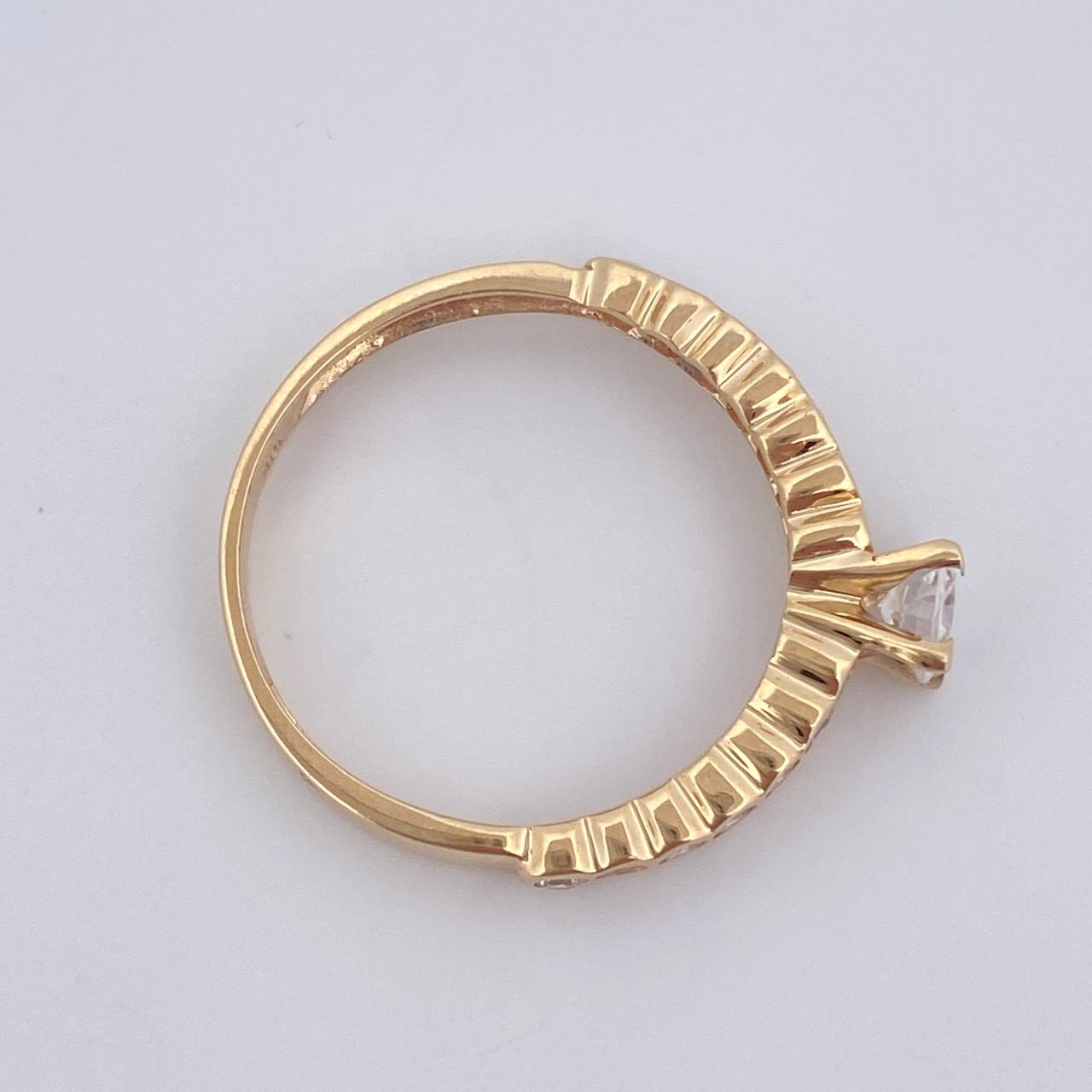 Bubble Solitaire Ring 2.4gr / Size 7 / 18K Gold &