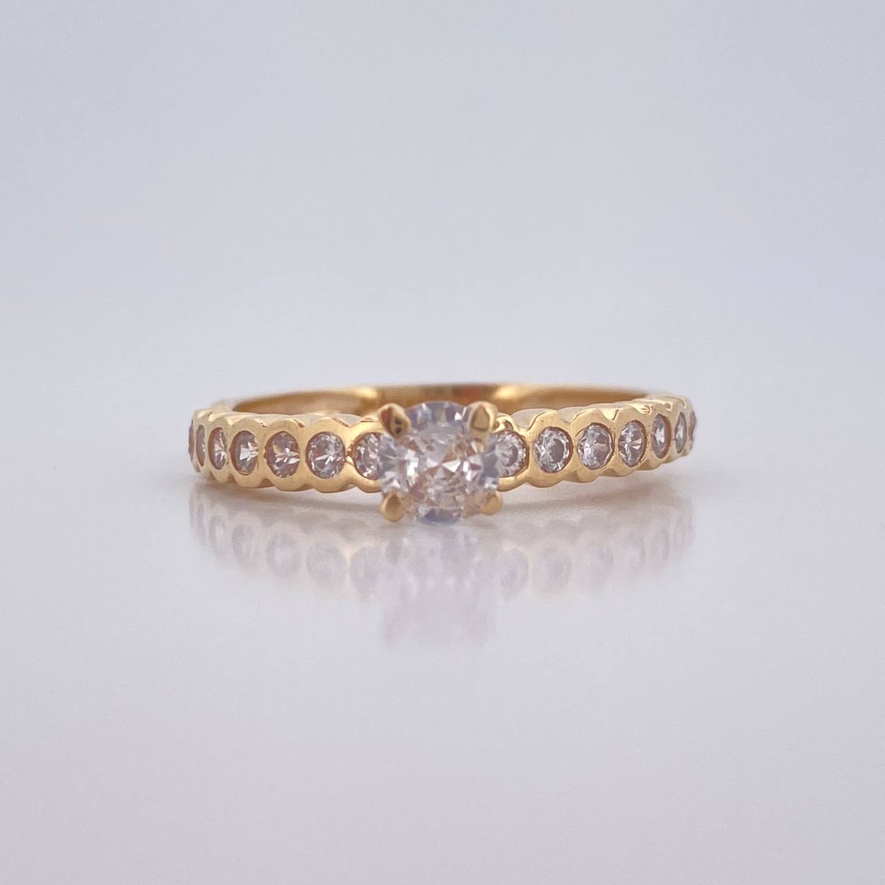 Bubble Solitaire Ring 2.4gr / Size 7 / 18K Gold &