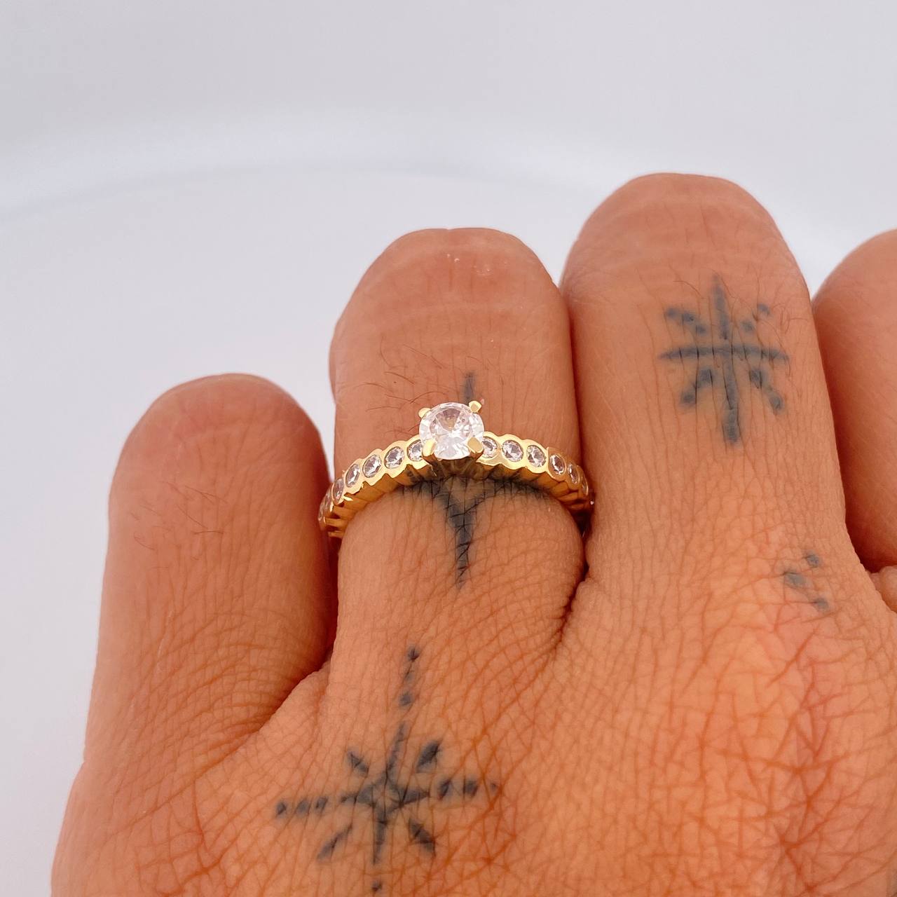Bubble Solitaire Ring 2.4gr / Size 7 / 18K Gold &