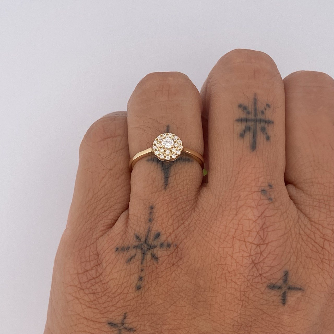 Circle Ring 2.05gr / Size 6 3/4 / 18K Gold &