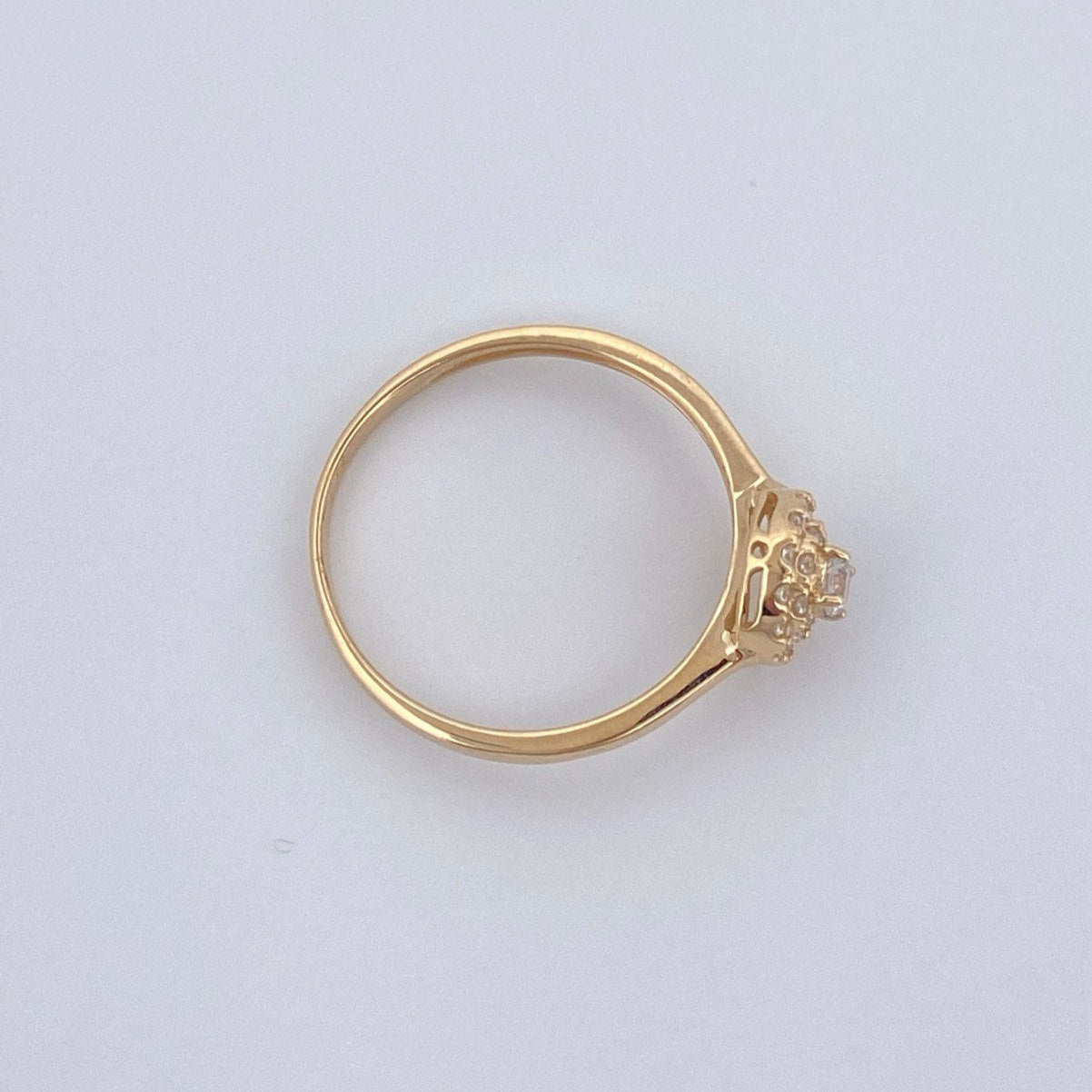 Circle Ring 2.05gr / Size 6 3/4 / 18K Gold &