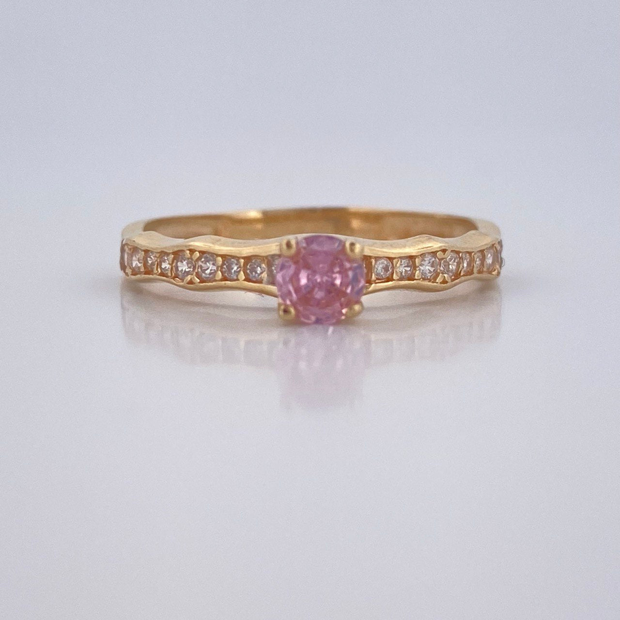 Solitaire Ring Churumbela 1.9gr / Size 6 3/4 / 18K Gold &