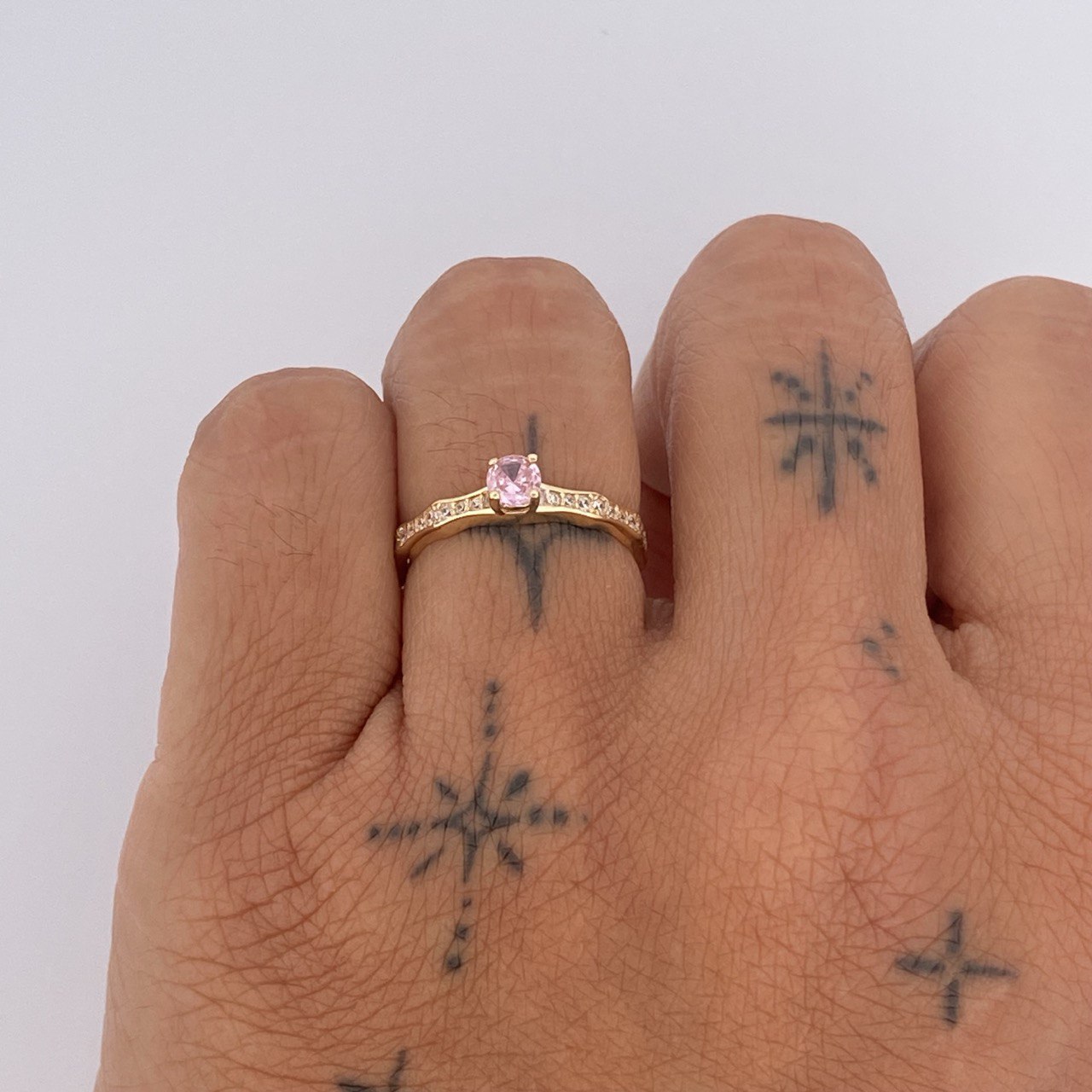 Solitaire Ring Churumbela 1.9gr / Size 6 3/4 / 18K Gold &