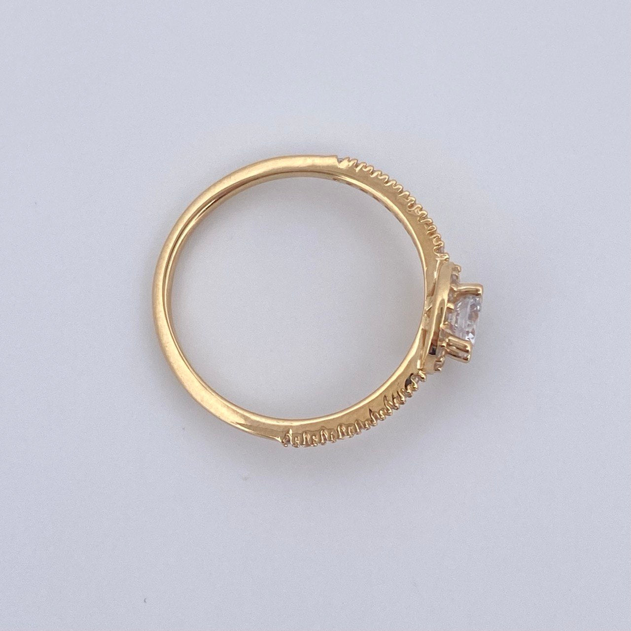 Halo Circle Churumbela Ring 2.05gr / Size 6 / 18K Gold &