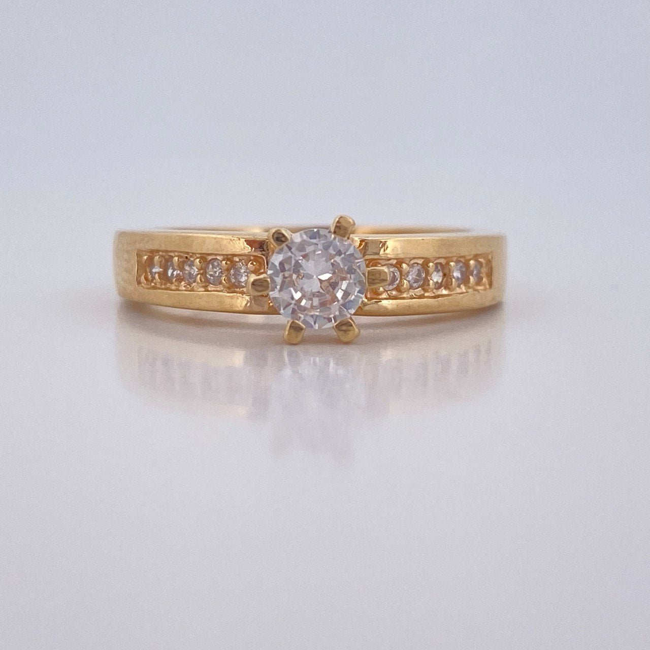 Solitaire Ring Churumbela 3.5gr / Size 6 / 18K Gold &