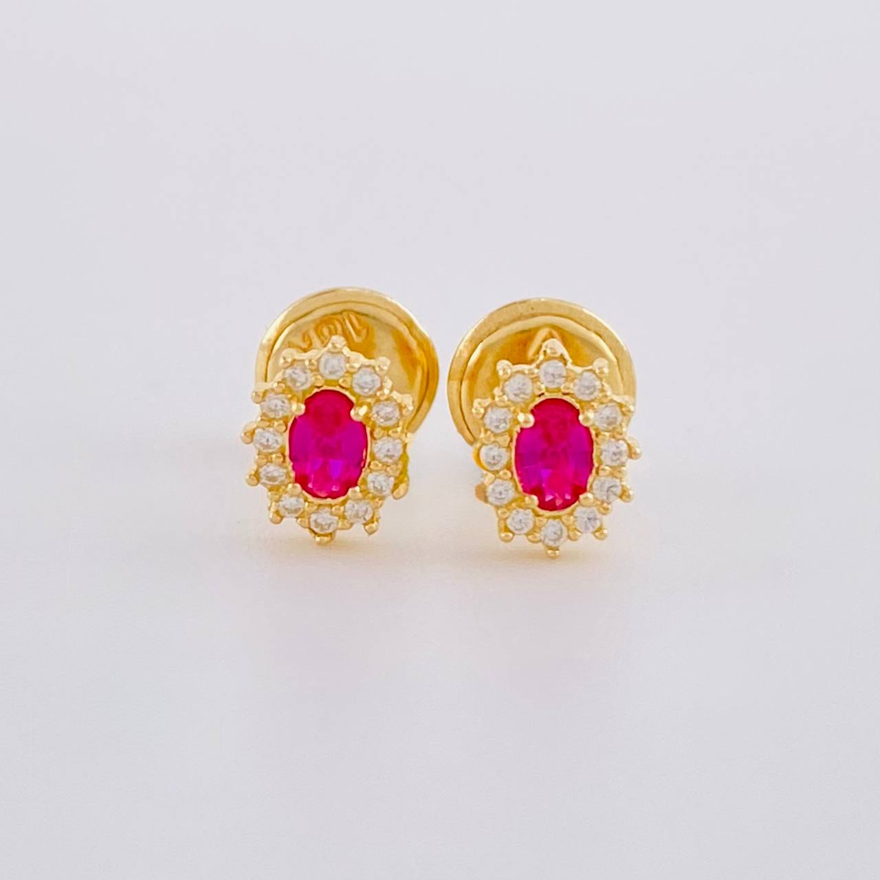 Topos Halo Ovalado 0.7 g / in / 6 mm Oro Amarillo 18K