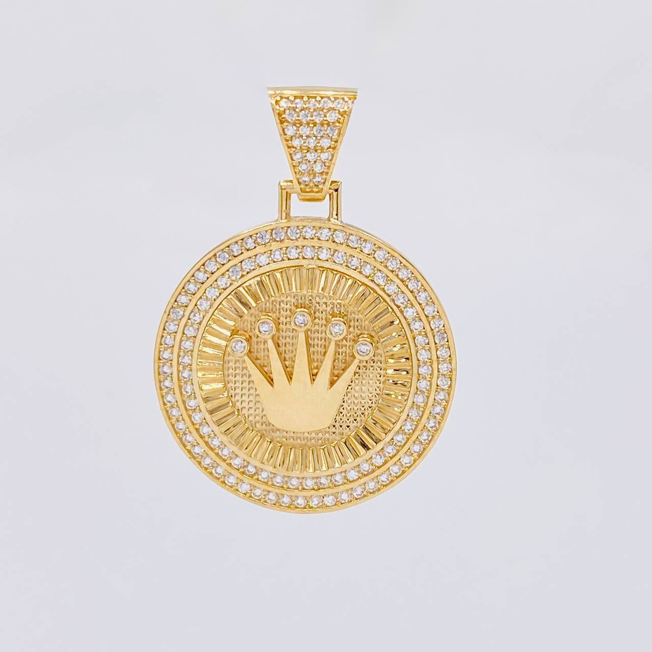Dije Corona Emblema 7.35 g / 1 1/2 in Oro Amarillo 18K
