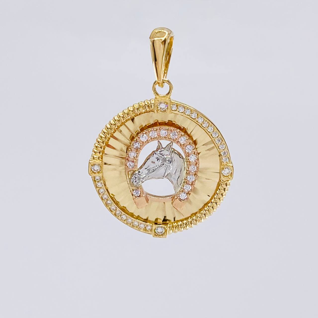 Dije Herradura Caballo 4.9 g / 1 3/4 in Tres Oros 18K