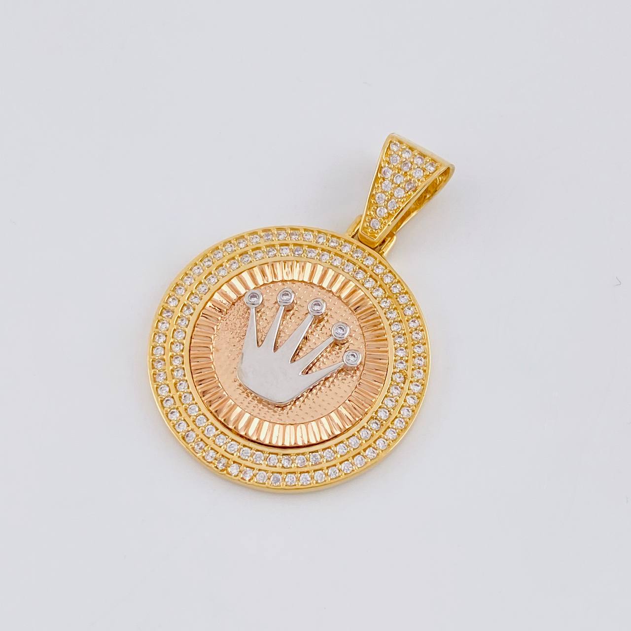 Dije Corona Centinela 6.95 g / 1 1/2 in Tres Oros 18K