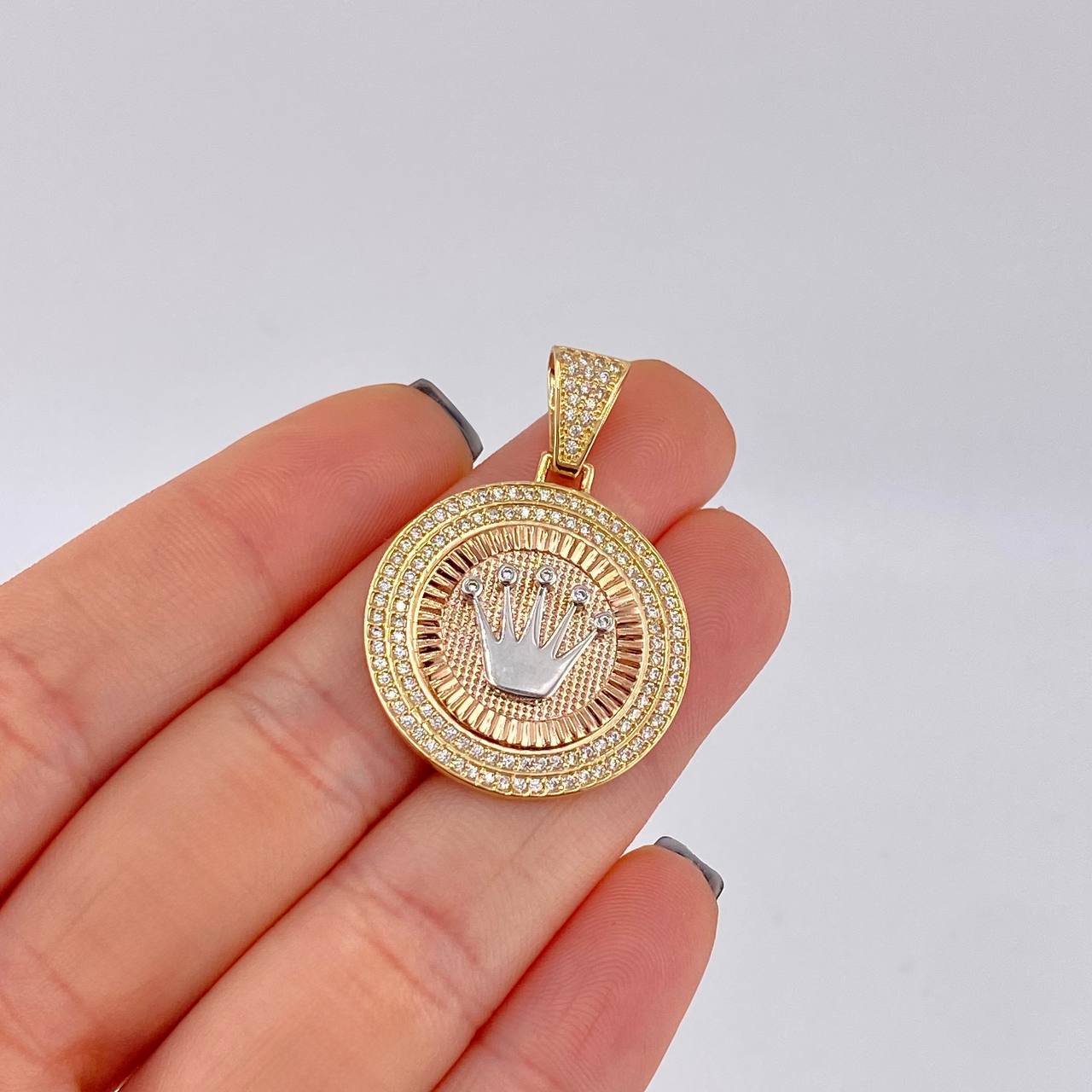 Dije Corona Centinela 6.95 g / 1 1/2 in Tres Oros 18K