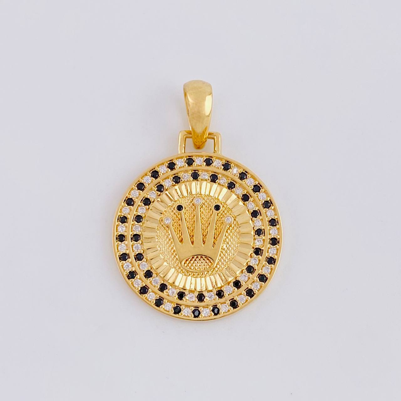 Dije Corona Brillo Único 3.95 g / 1 1/4 in Oro Amarillo 18K