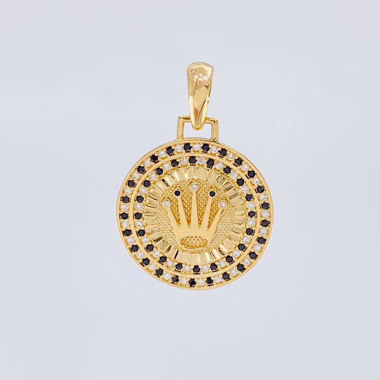 Dije Corona Brillo Único 3.95 g / 1 1/4 in Oro Amarillo 18K