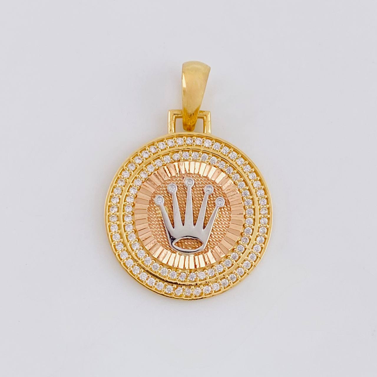Dije Corona De Lujo 4.5 g / 1 1/4 in Tres Oros 18K