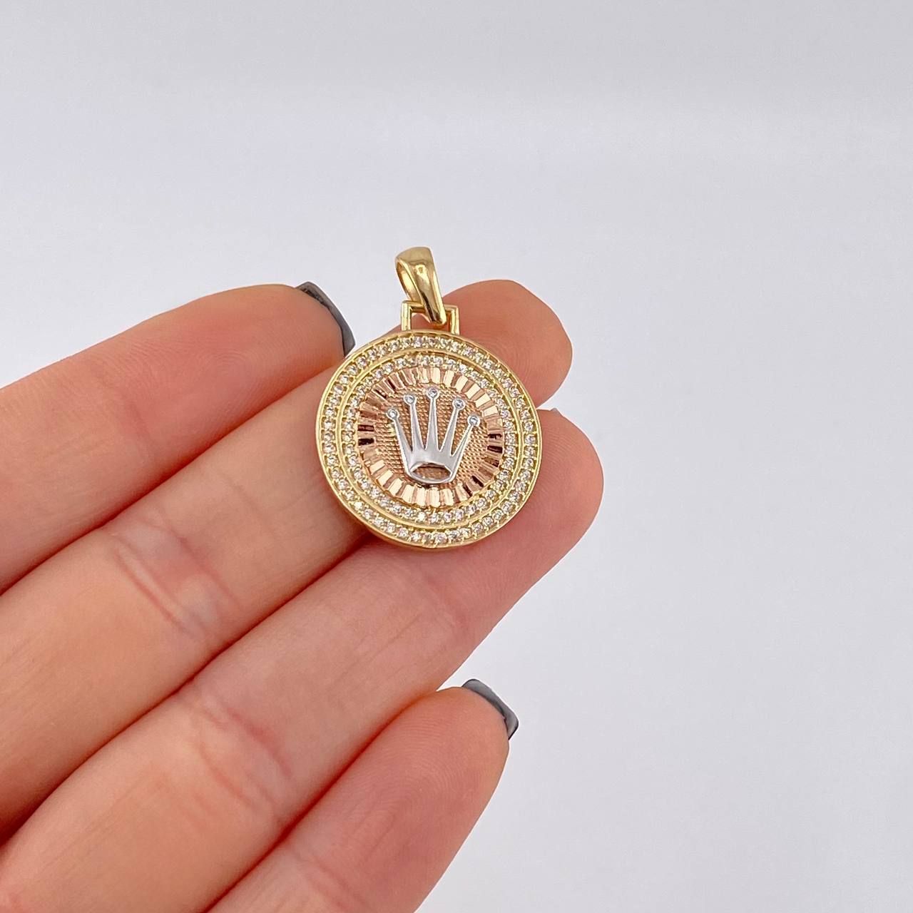 Dije Corona De Lujo 4.5 g / 1 1/4 in Tres Oros 18K
