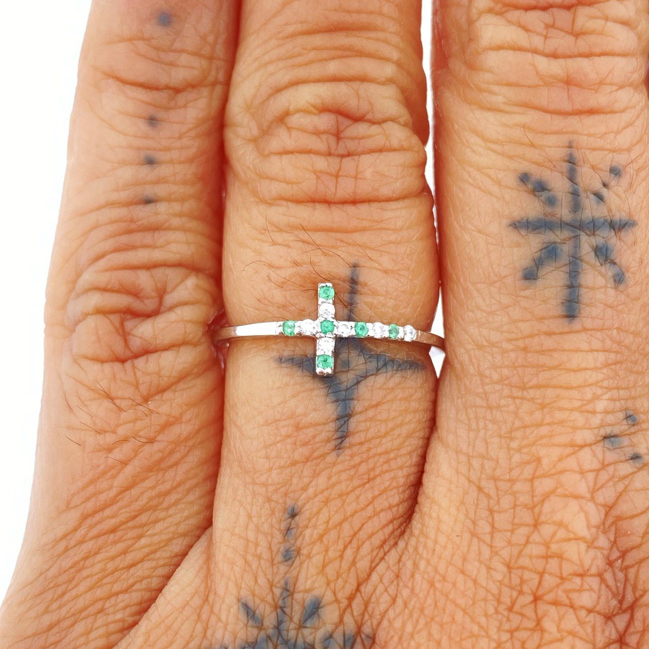 Cross Ring 1.1gr / Size 6 1/4 / 950 Sterling Silver +
