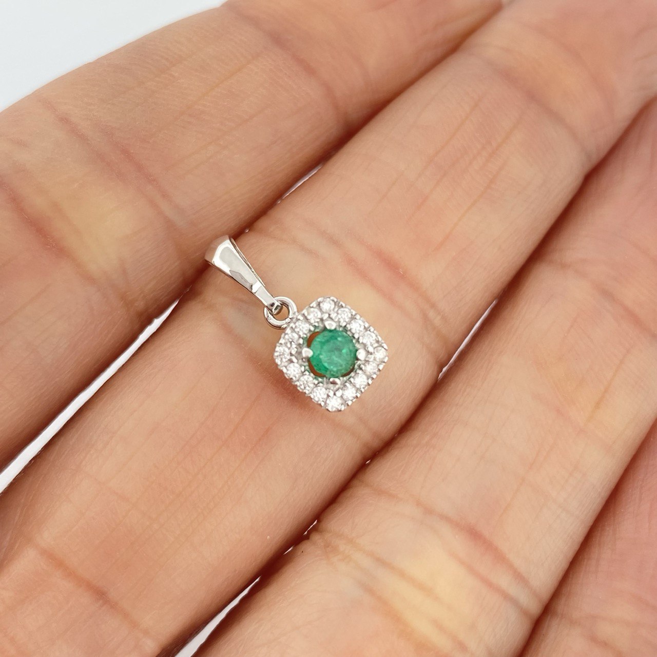 Aurora Real Pendant 0.8gr / 1/2 in / 950 Sterling Silver +