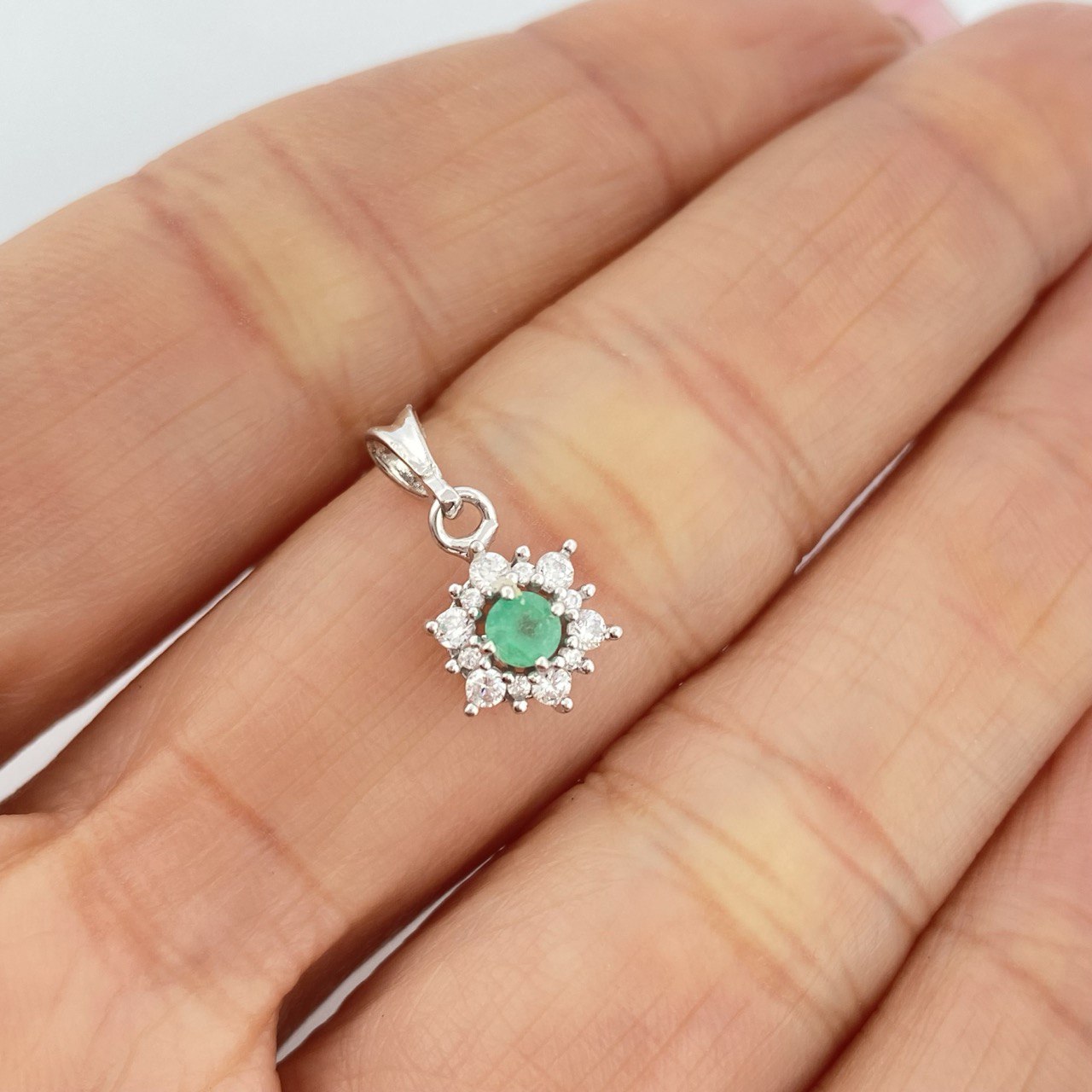 Pendant Glow 0.8gr / 3/4 in / 950 Sterling Silver +