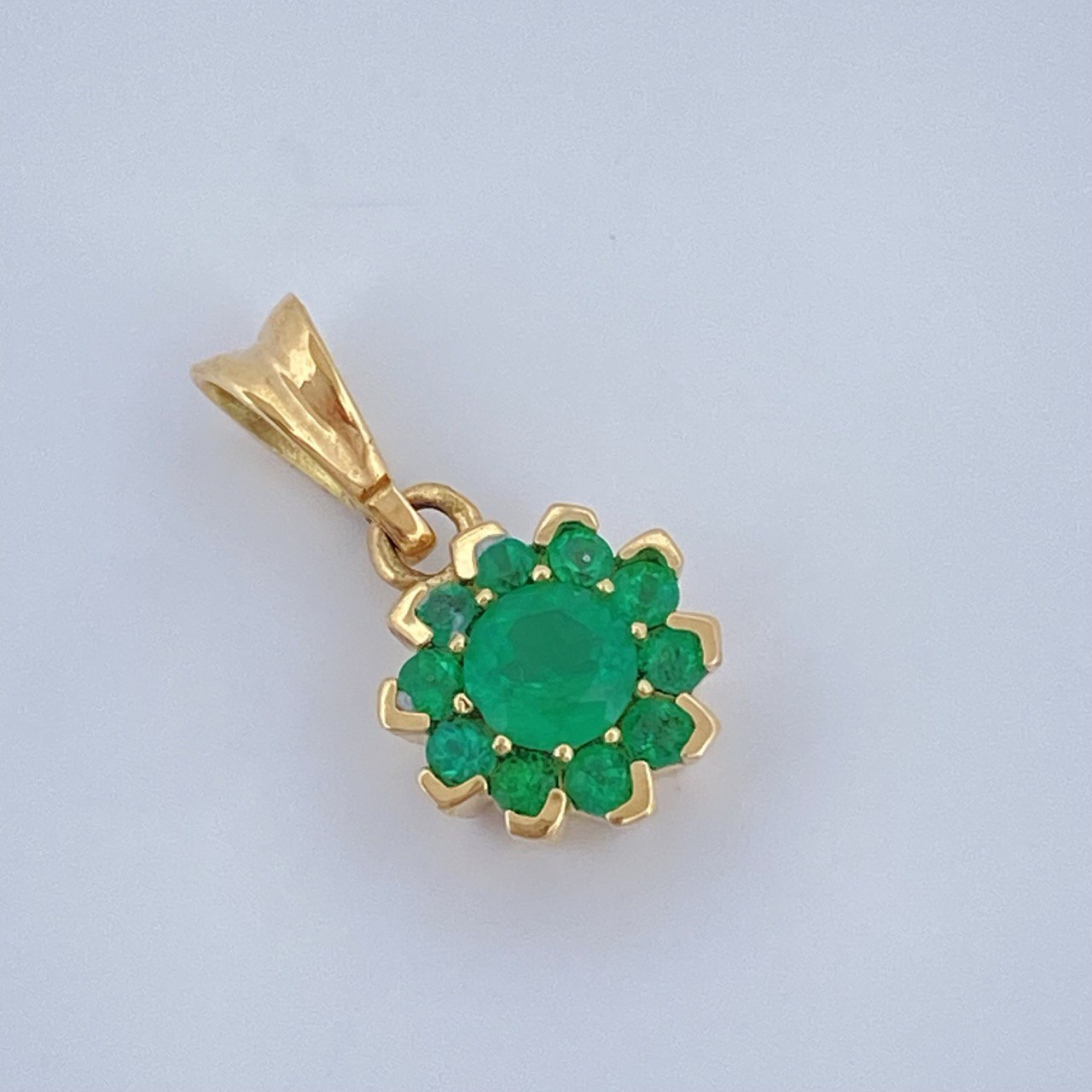 Pendant Jewel Flower Emerald 1.2gr / 3/4 in / 18K Gold +