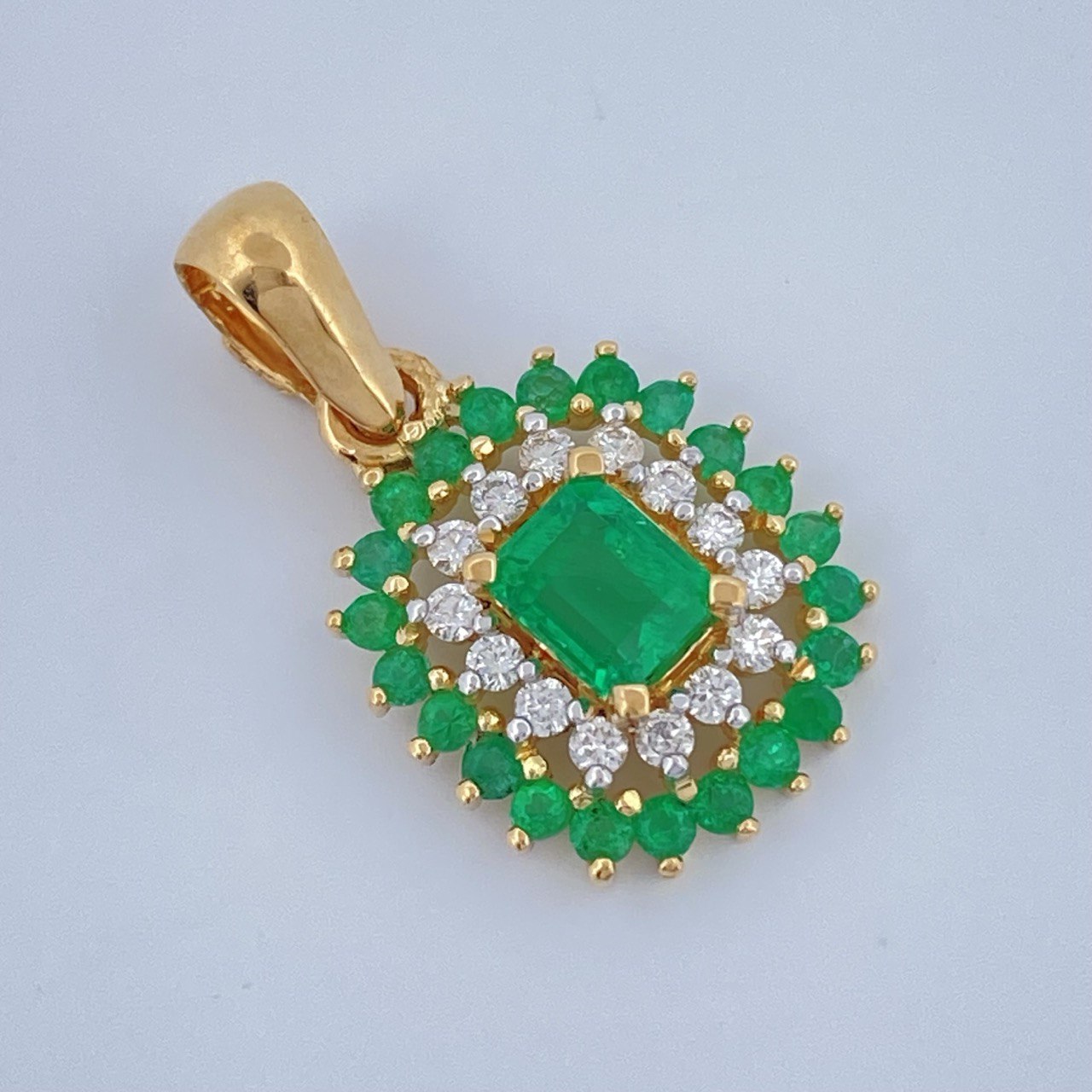 Pendant Modern Charm Jewelry 1.5gr / 3/4 in / 18K Gold +
