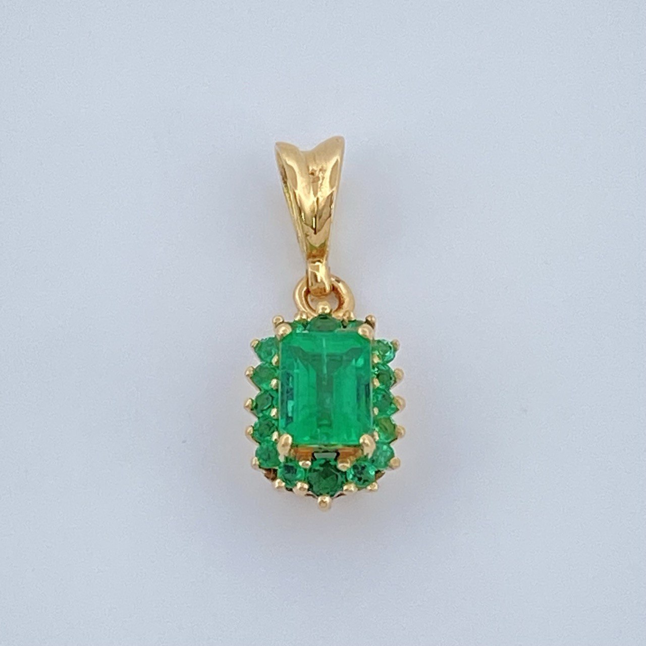 Pendant Jewel Green Throne 1.25gr / 3/4 in / 18K Gold +