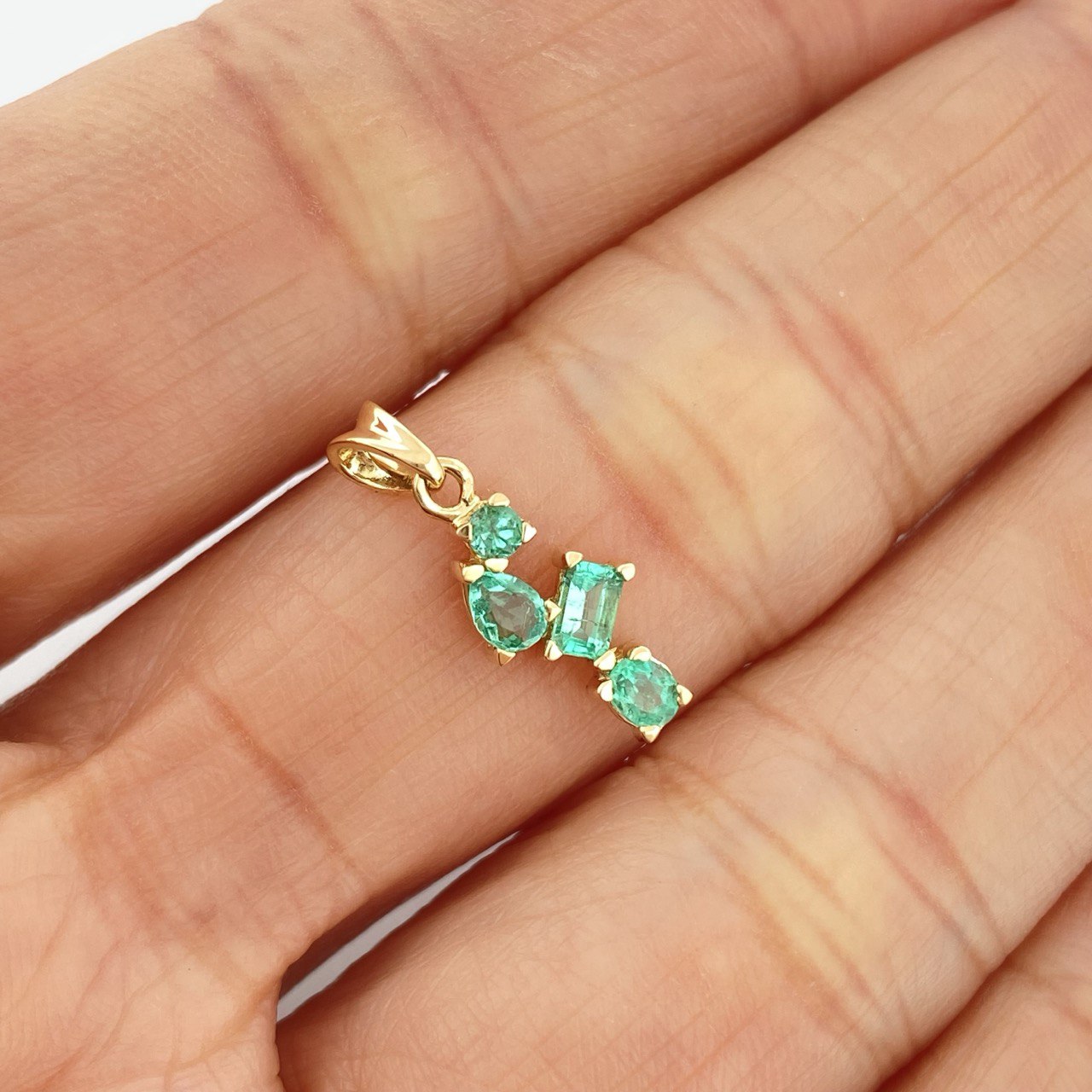 Pendant Jewel Green Constellation 0.95gr / 3/4 in / 18K Gold +