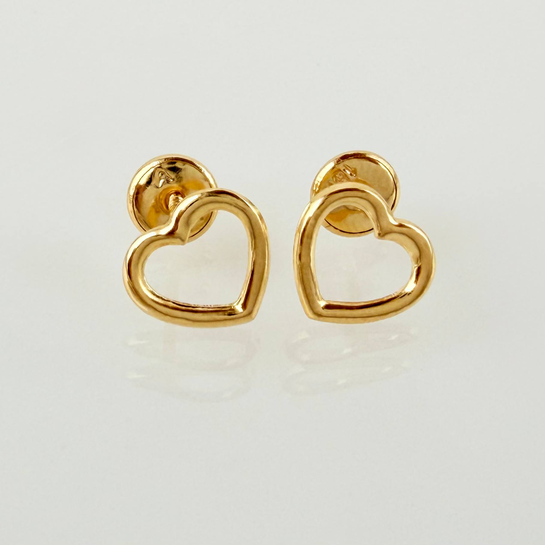 Topos Silueta Corazón 0.65gr / 8mm Oro Amarillo 18K ©