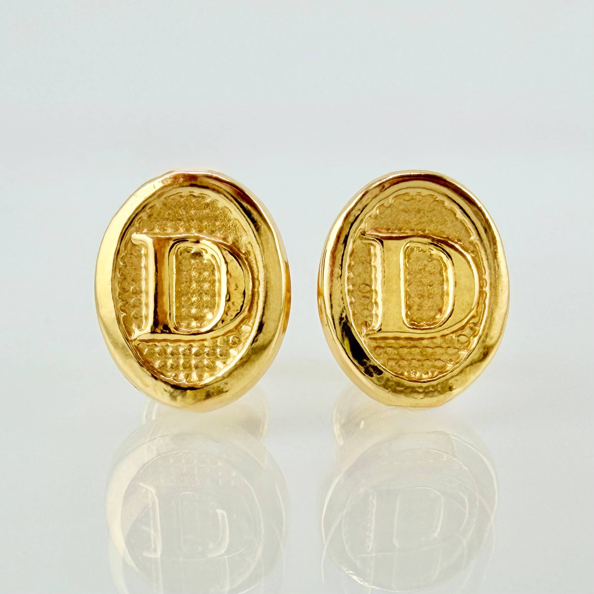 Topos Letra D 0.8gr / 9mm Oro Amarillo 18K *