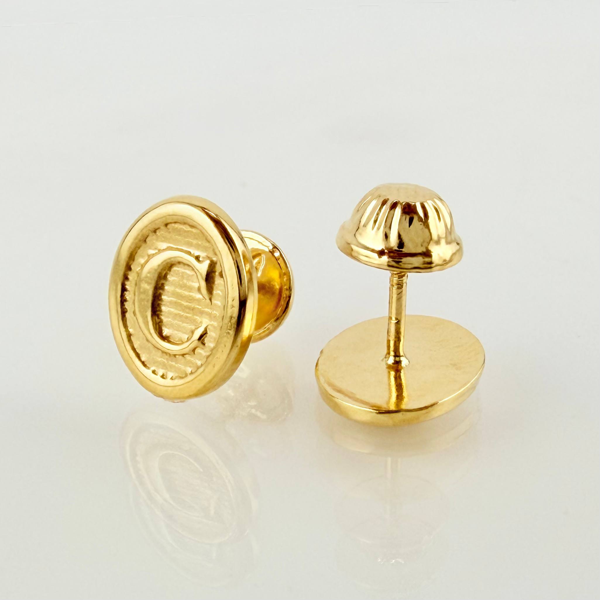 Topos Letra C 0.8gr / 9mm Oro Amarillo 18K