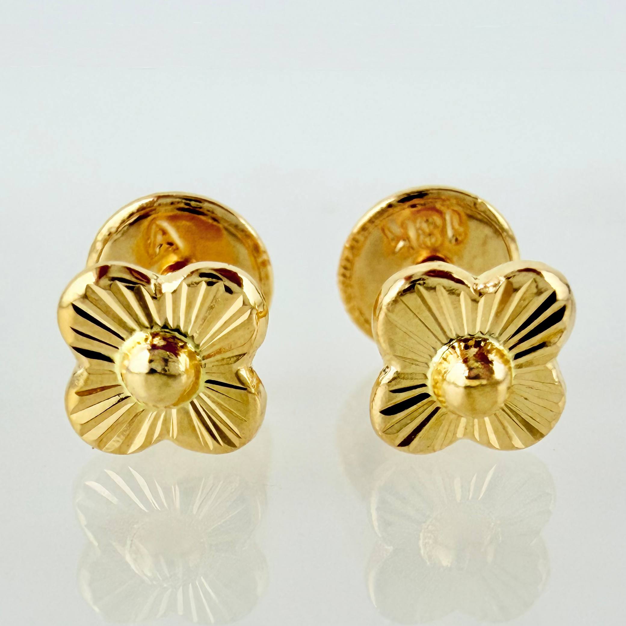 Topos Trebol 0.6gr / 5mm Oro Amarillo 18K