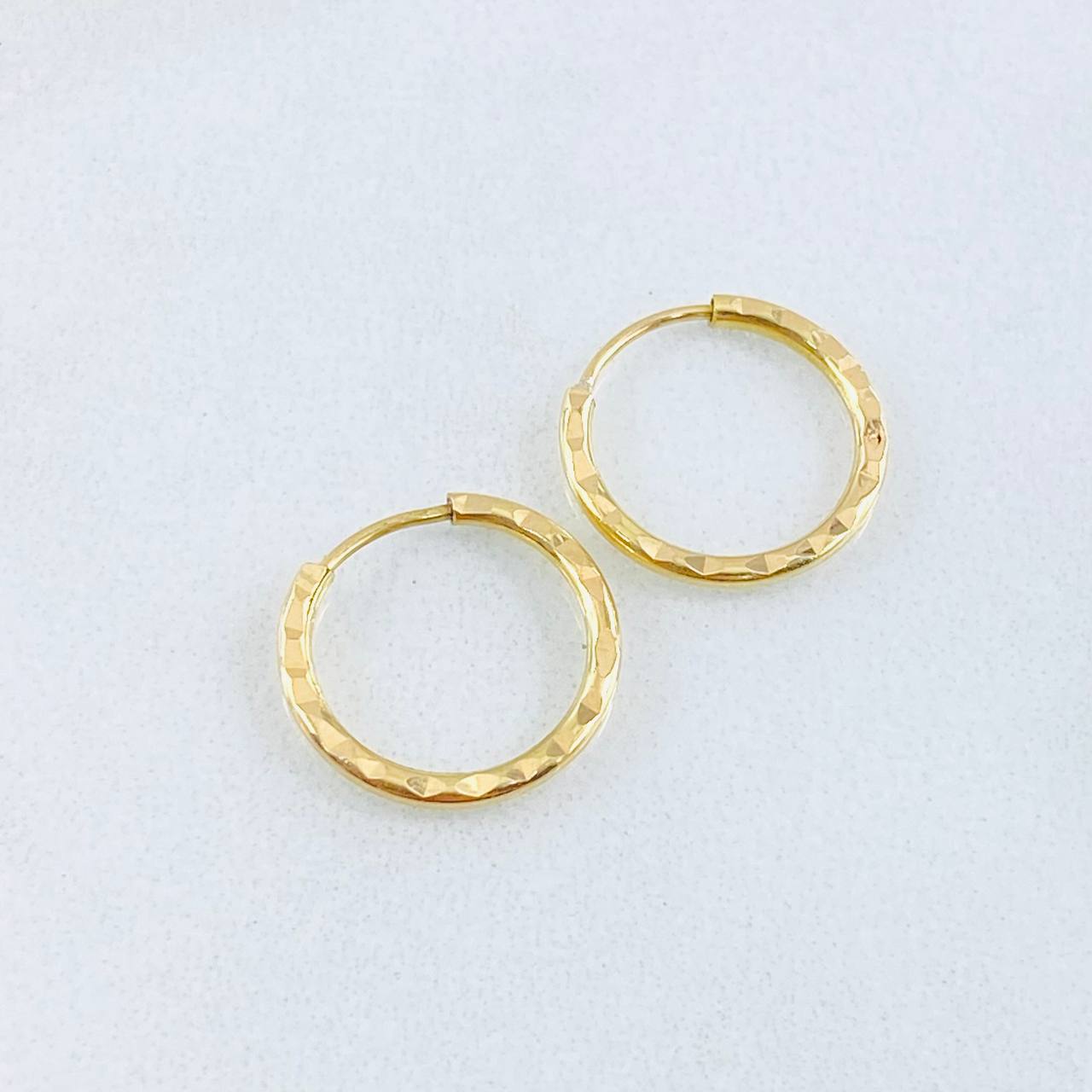 Candongas Aro Rayado 0.95 g / 3/4 in Oro Amarillo 18K