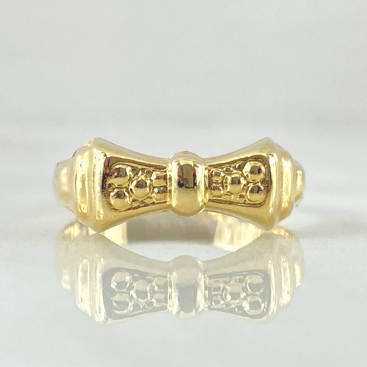 Bow Ring 1.5gr / Size 7 1/4 / 18K Yellow Gold