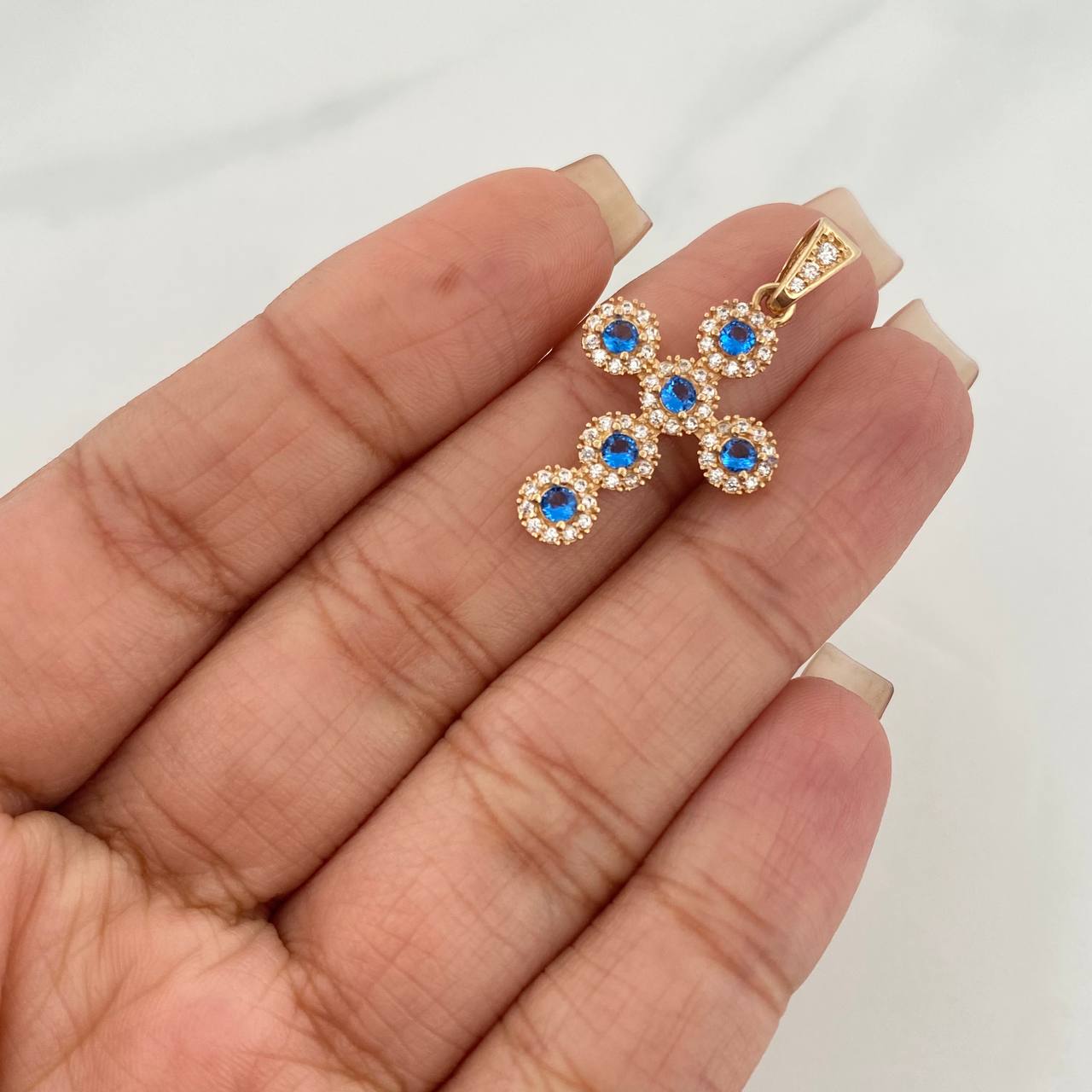 Dije Cruz Tupida 2.7 g / 1 1/4 in Oro Amarillo 18K