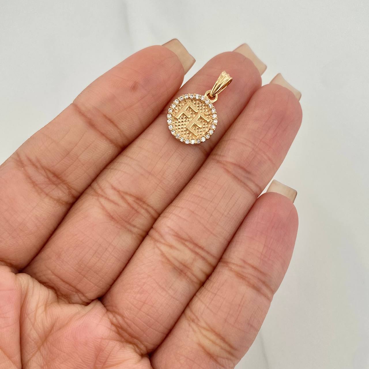 Dije Fe 1.45 g / 3/4 in Oro Amarillo 18K
