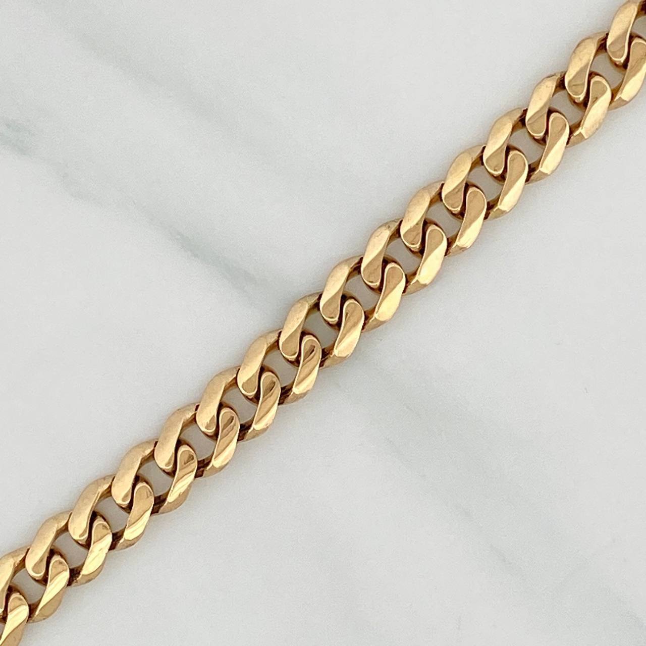 Pulso Cubano 12.05 g / 8 1/4 in / 6.8 mm Oro Amarillo 18K