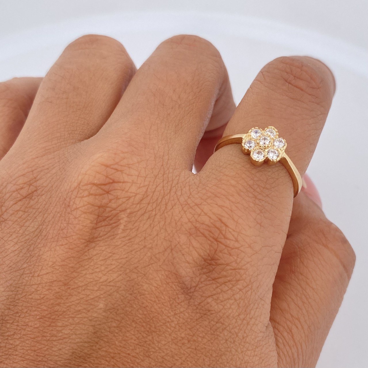 Flower Ring 2.1gr / T6 3/4 / White Zircons 18K Yellow Gold $