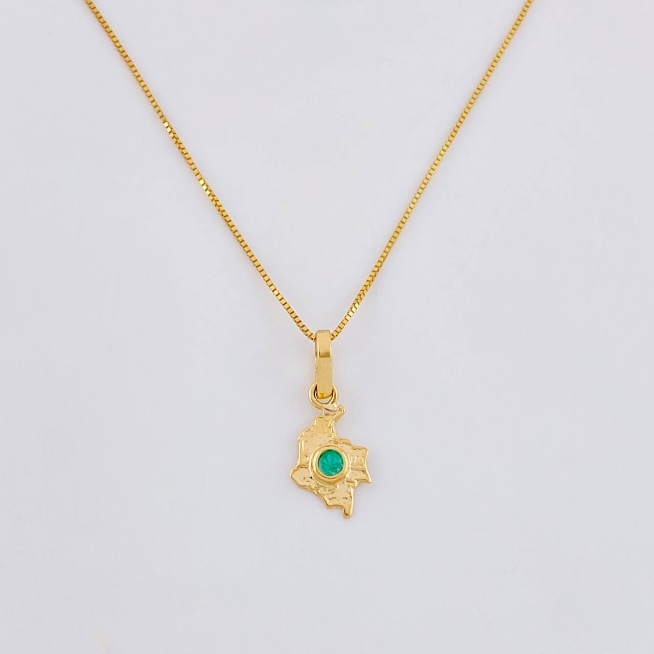 Venetian Chain + Emerald Map Pendant 4 Pts / 1.05 g / 17 3/4 in 18K Yellow Gold