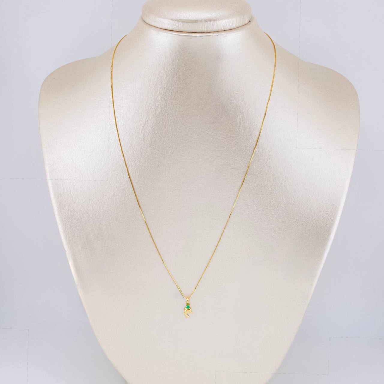 Set Cadena Veneciana + Dije Troquel Delfin Esmeralda 3 Pts / 1.05 g / 17 3/4 in Oro Amarillo 18K