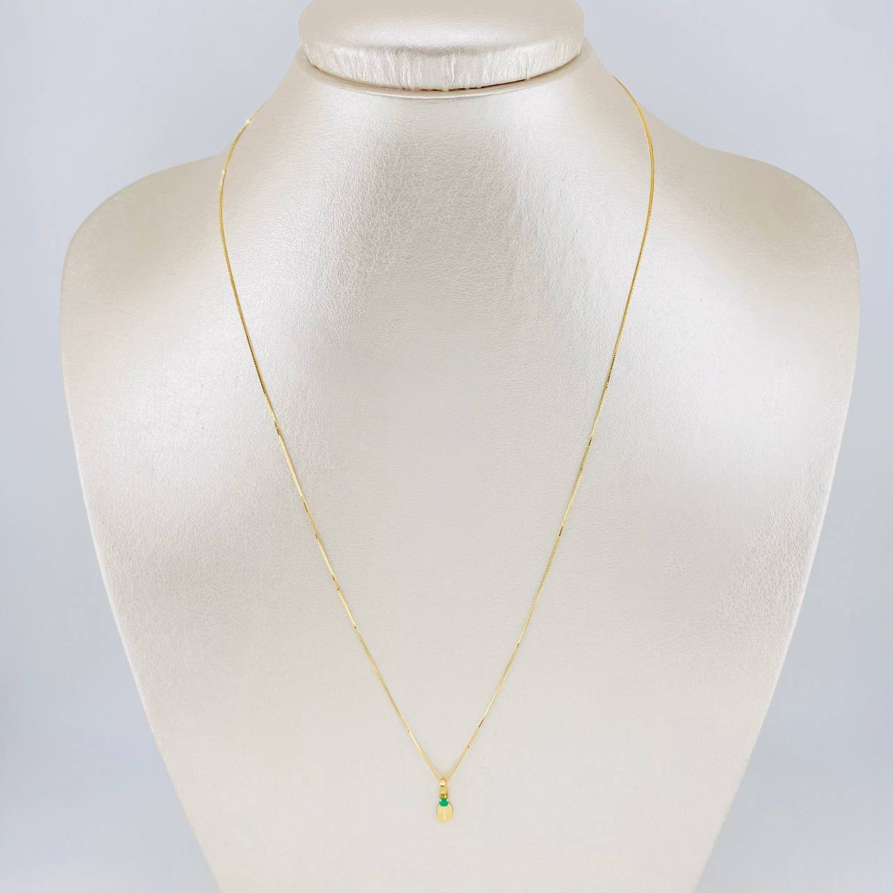 Set Cadena Veneciana + Dije Sencillo Redondo Esmeralda 10 Pts / 1.05 g / 17 3/4 in Oro Amarillo 18K