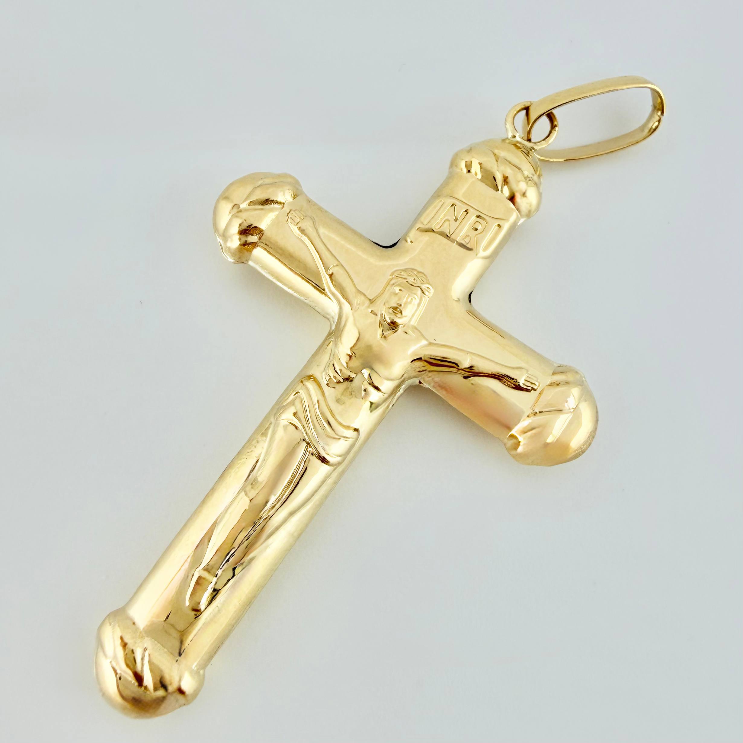 Dije Cruz Cristo 3.05gr / 2 1/4 in / Oro Amarillo 18K *