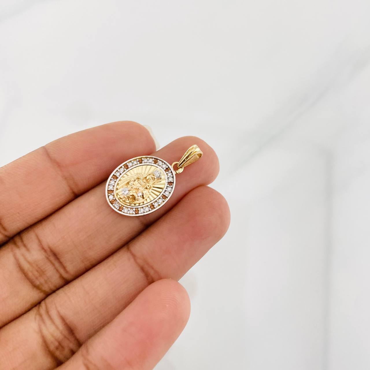 Dije Medalla Virgen del Carmen 3.05g / 1 in Dos Oros Amarillo Blanco 18K