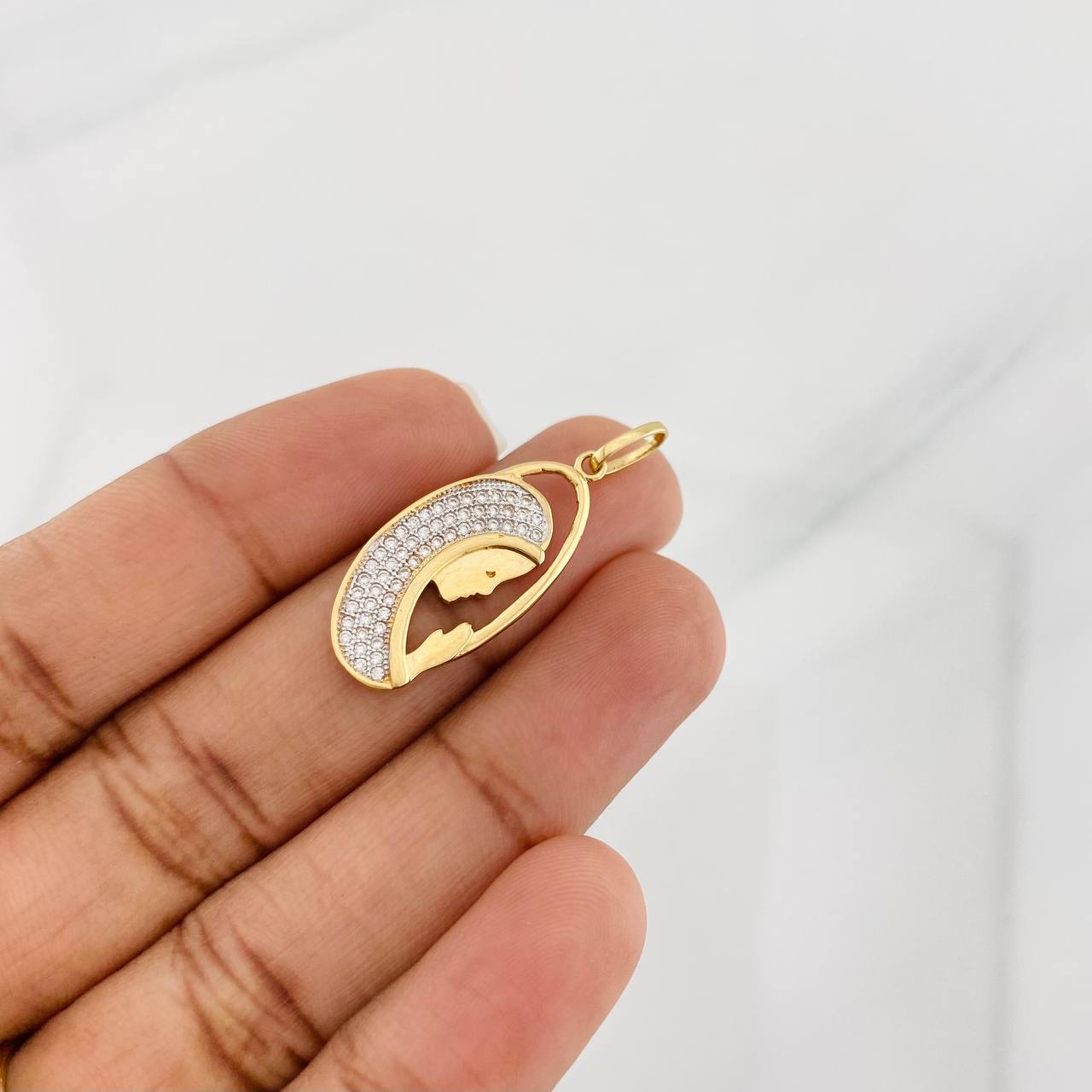 Dije Rostro Virgen Maria 2.6g / 1 1/2 in Dos Oros Amarillo Blanco 18K