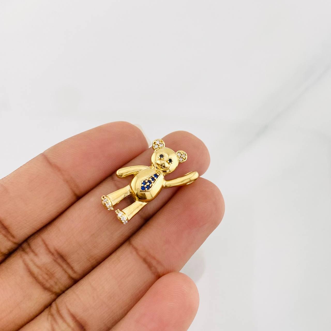 Dije Oso Manito Arriba 2.25g / 1 in Oro Amarillo 18K