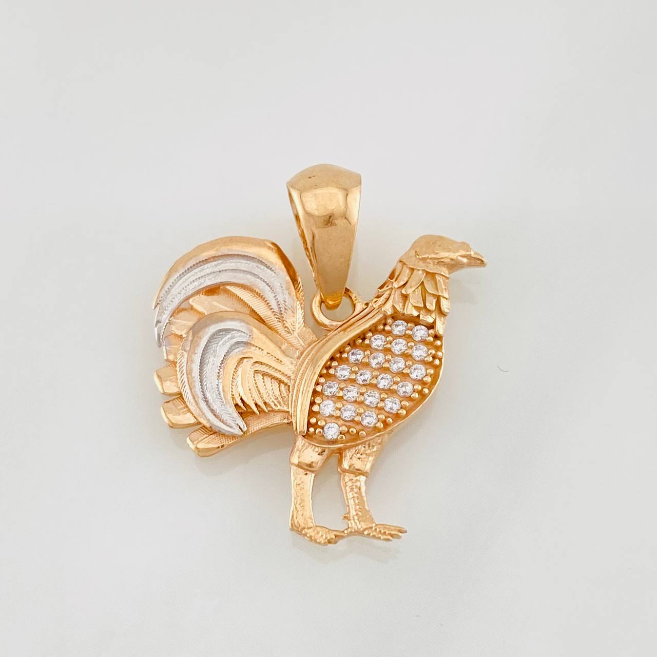Dije Gallo 2.85g / 3/4 in Dos Oros Blanco Rosa 18K